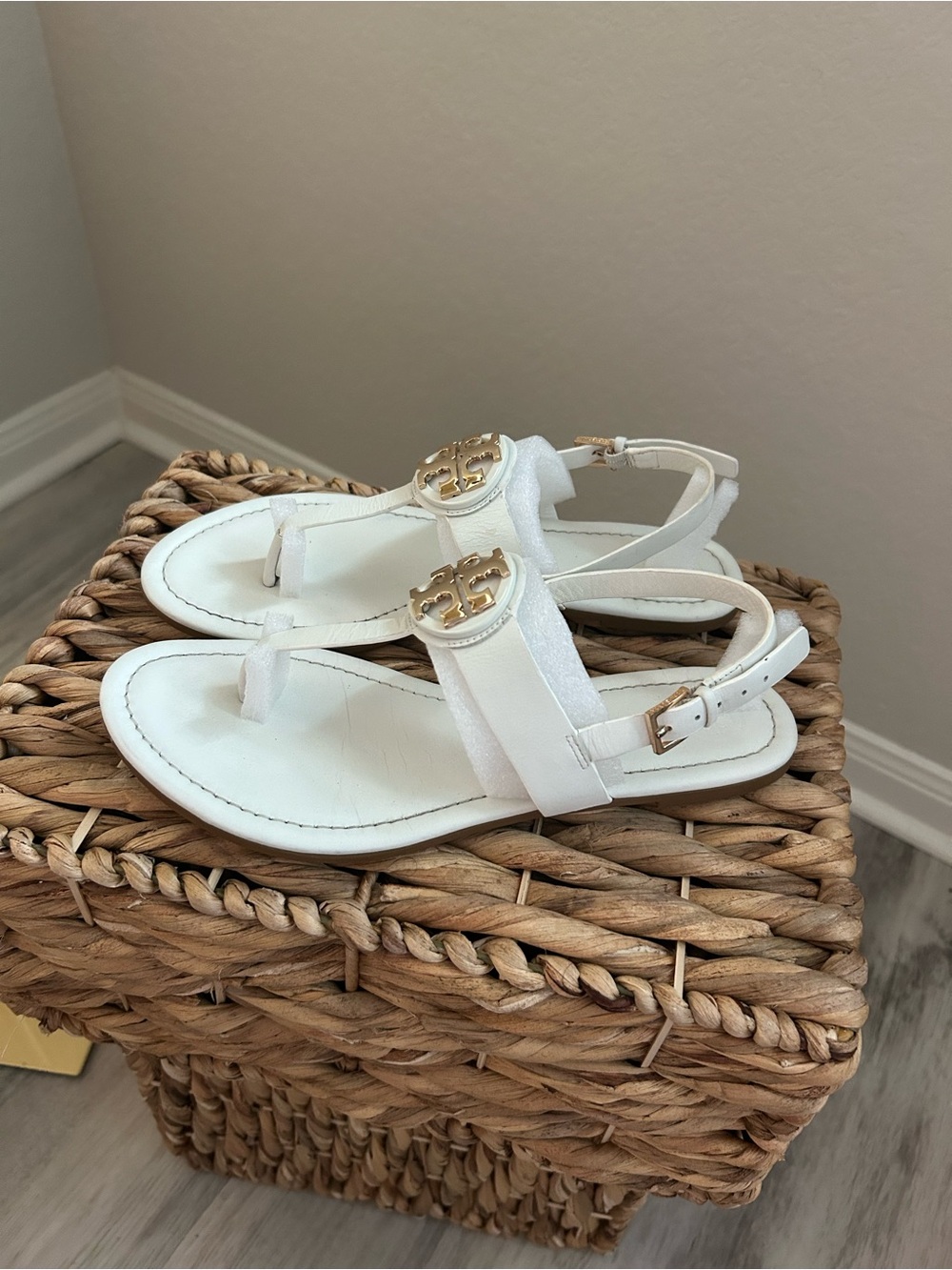 Tory Burch White Thong Sandals with Gold Logo - Picture 2 of 5